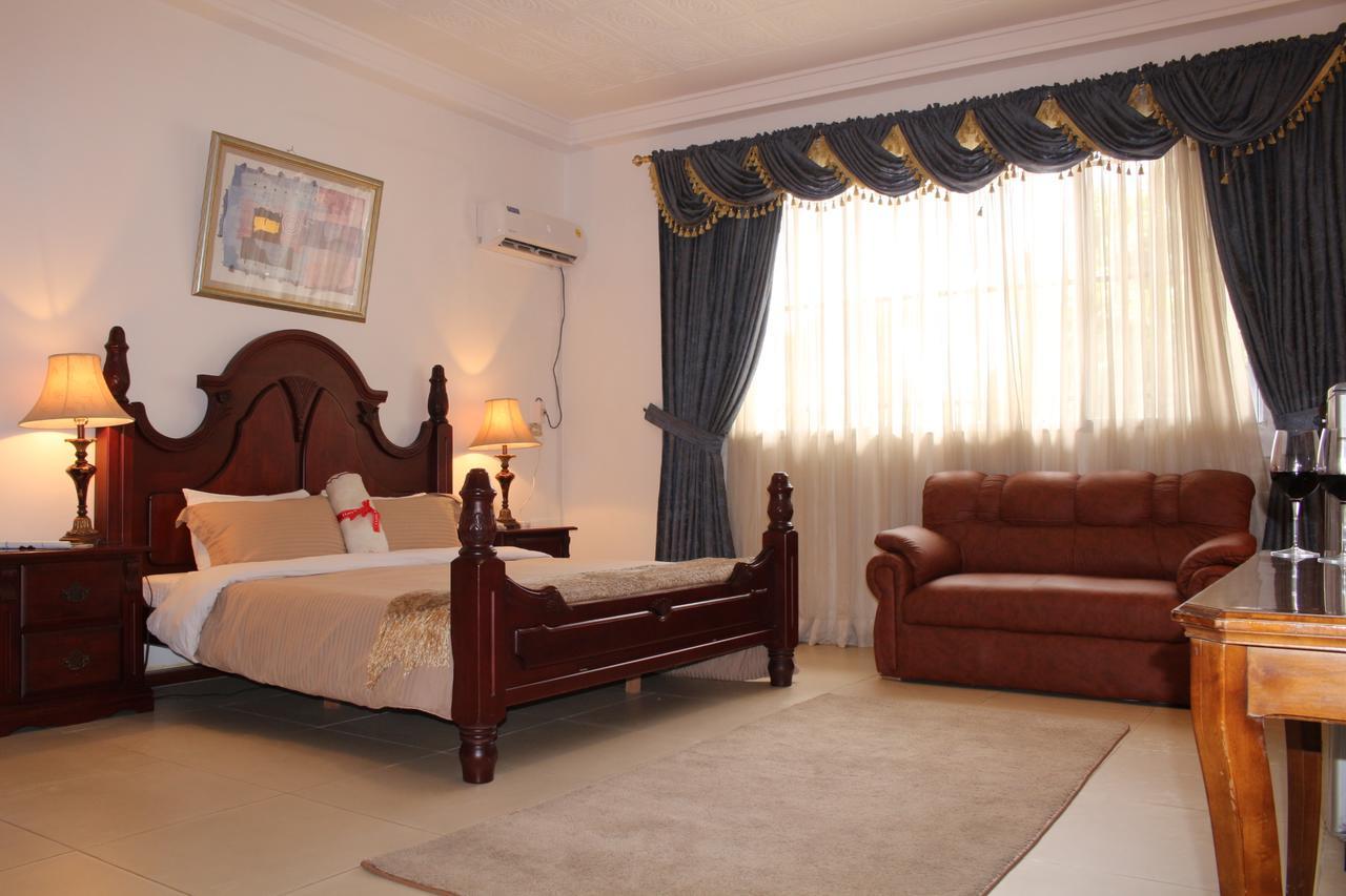 Embassy Suites Hotel Монровия Екстериор снимка